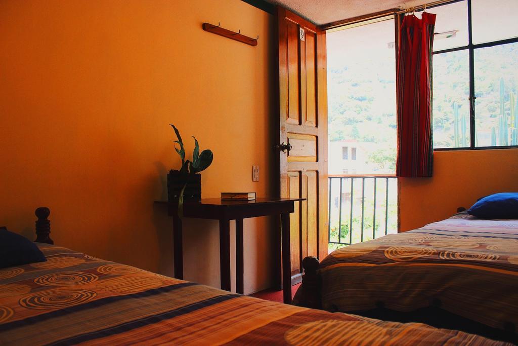 באניוס Hostal Timara מראה חיצוני תמונה